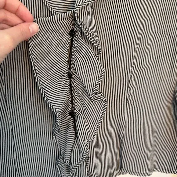 Féraud Club Women's Striped Black White Blouse Size 8 - Picture 3 of 6
